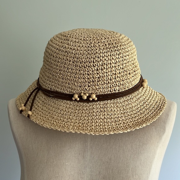 Disney Mickey Mouse straw hat - Picture 4 of 6